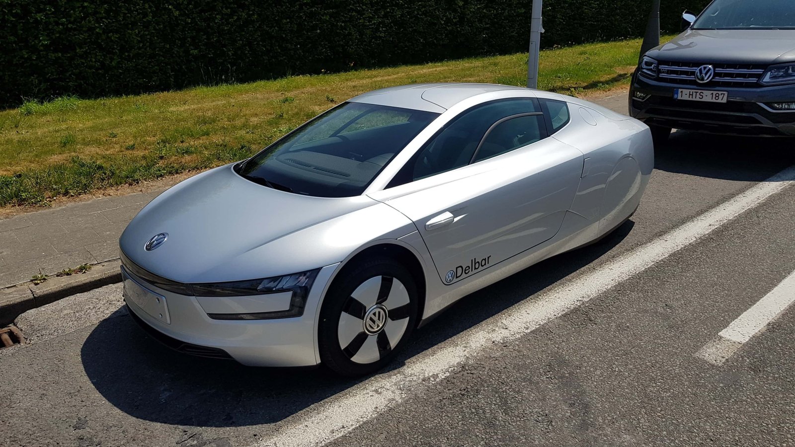 Volkswagen et son vehicule hybride rechargeable xl1